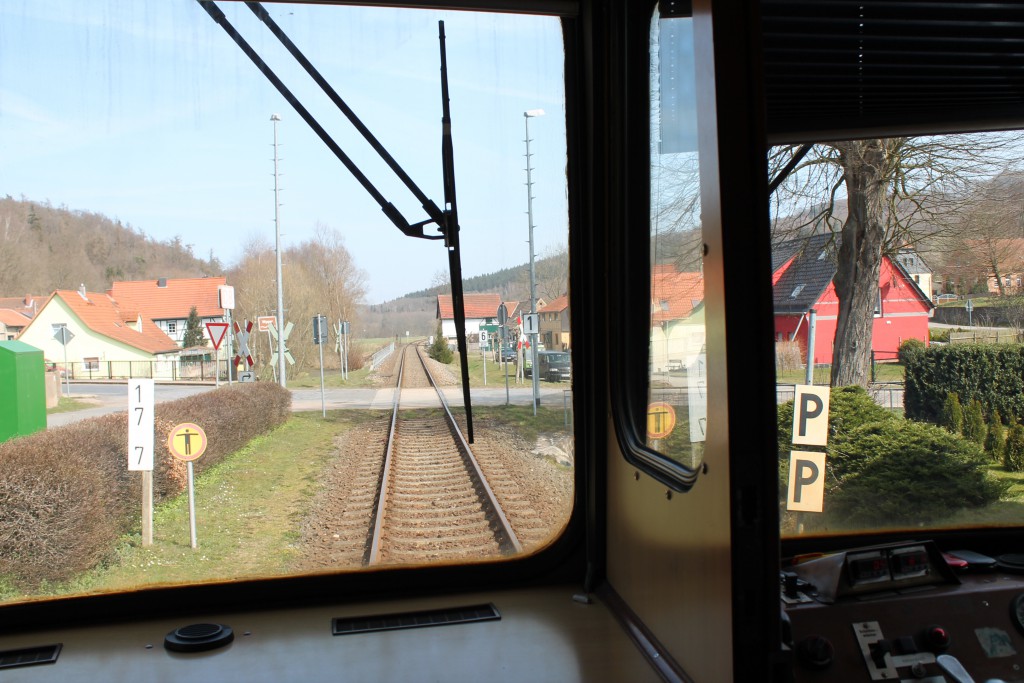 Blick aus dem Esslinger Triebwagen VT408 am 09.04.2015 als "Wipperliese" in Friesenrode.