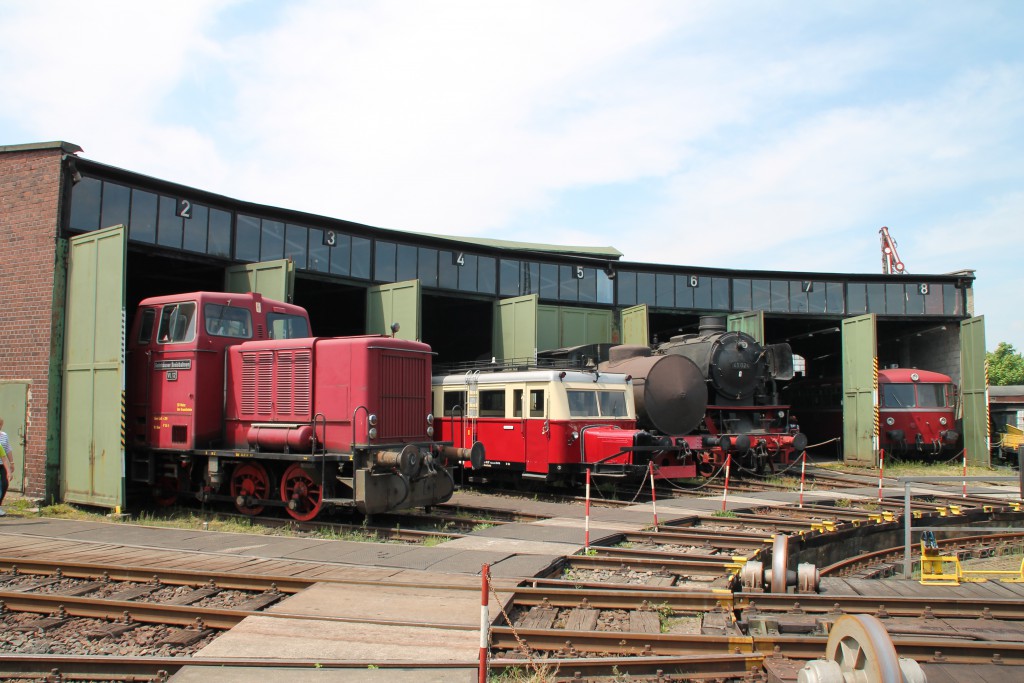 Ein Blick in den Lokschuppen in Darmstadt-Kranichstein am 14.05.2015.