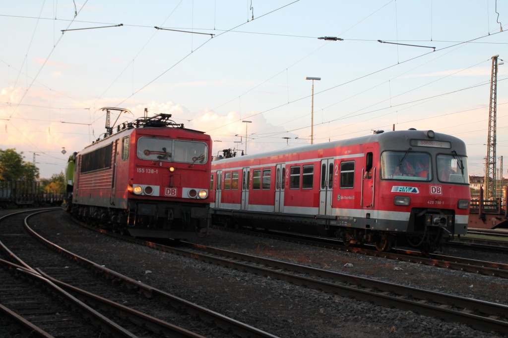 Am 20.05.2015 begegneten sich im Rangierbahnhof Gießen 155 138 und 420 298.