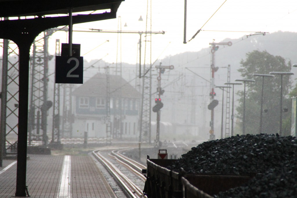 Am 07.07.2015 brach nach einem heißem Sommertag ein starker Regen über dem Bahnhof Dillenburg aus.