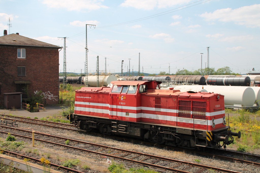 V100.03 der HGB steht am 22.08.2015 abgestellt im Bw Gießen.