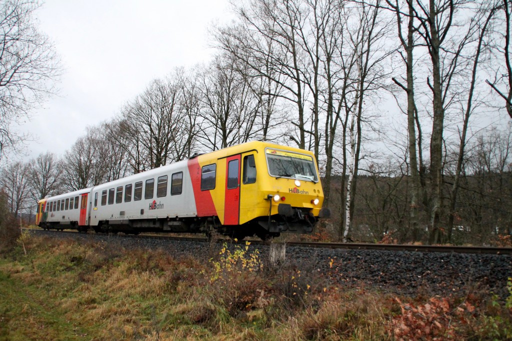 629 072 bei Altenseelbach auf der Hellertalbahn, aufgenommen am 29.11.2015.