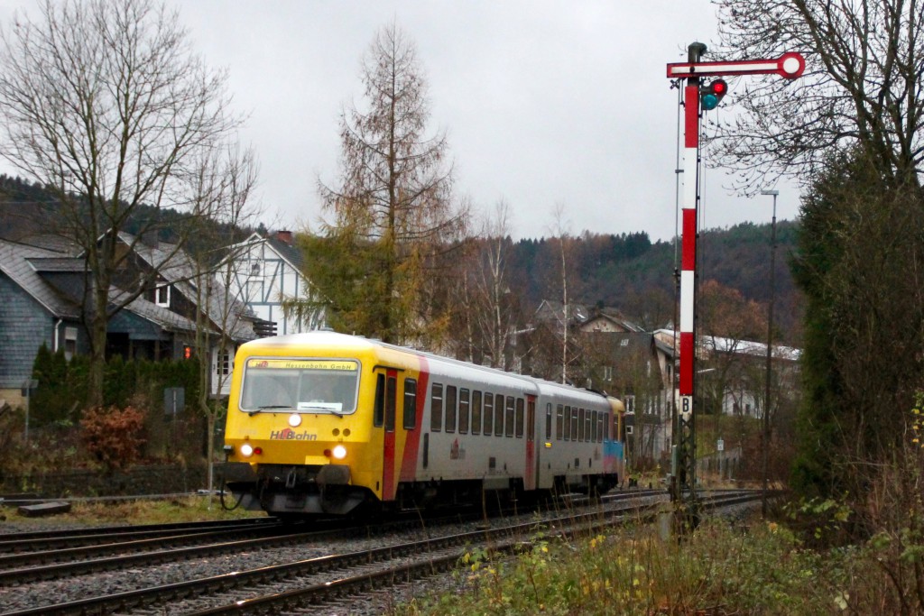 629 072 der HLB im Bahnhof Herdorf, aufgenommen am 29.11.2015.