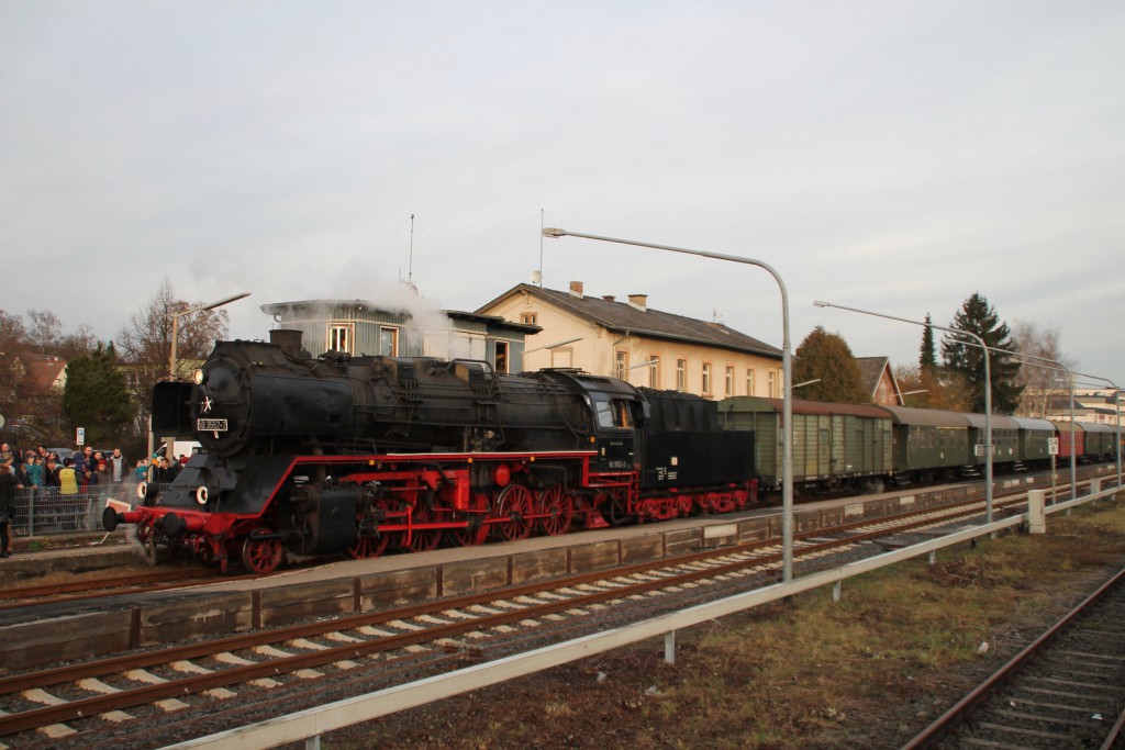 50 3552 der Museumseisenbahn Hanau im Bahnhof Büdingen, aufgenommen am 05.12.2015.