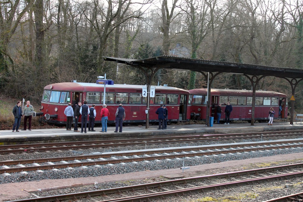 798 829 und 996 677 der OEF machen eine Pause in Kerkerbach, aufgenommen am 28.02.2015.