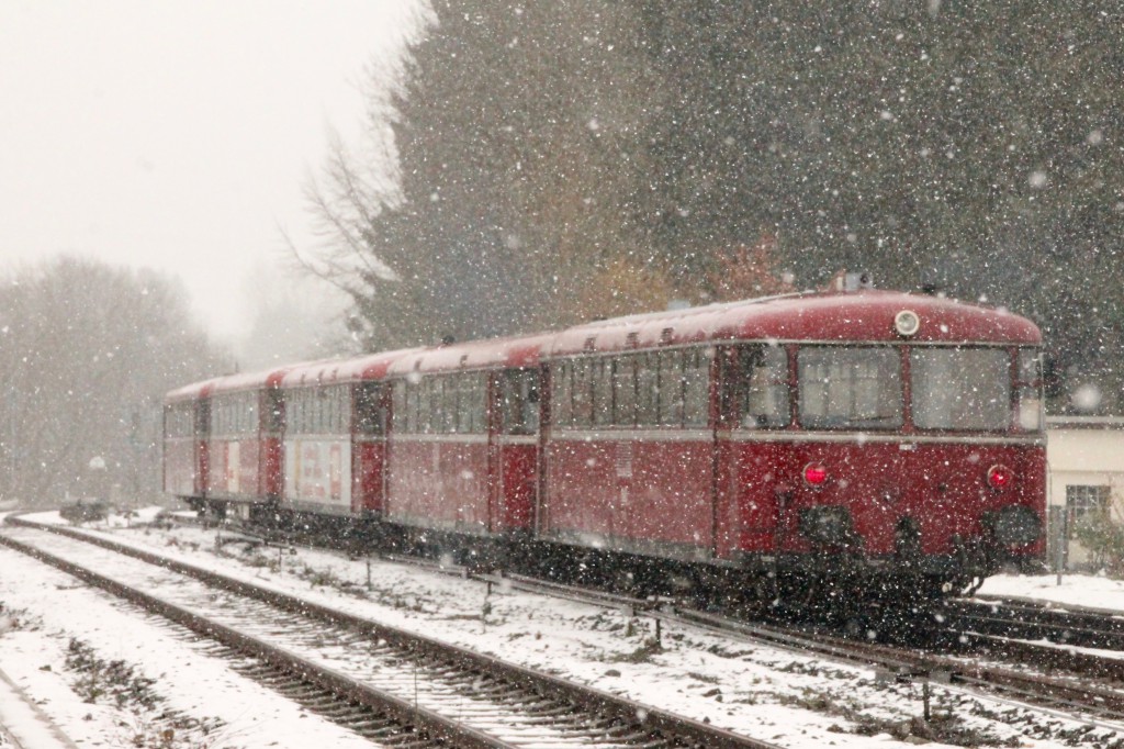 998 880, 998 250, 798 818, 798 622 und 796 724 im Schnee bei Langenhahn, aufgenommen am 06.03.2016.