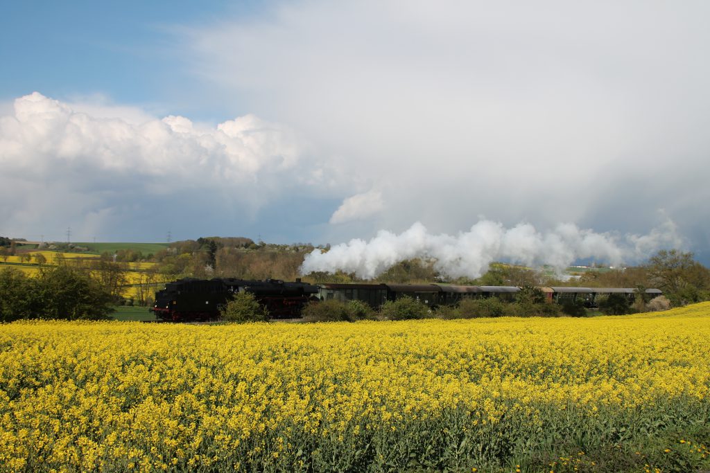 03 1010 auf der Horlofftalbahn bei Dorheim, aufgenommen am 24.04.2016.