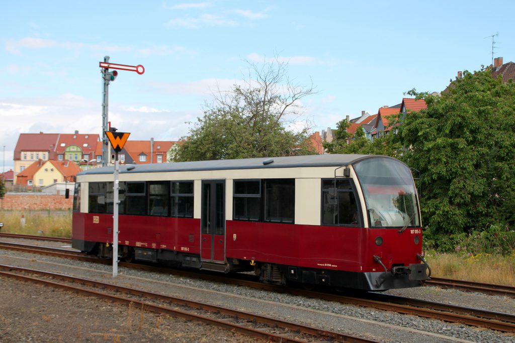 187 015 rangiert im Bahnhof Nordhausen auf der Harzquerbahn, aufgenommen am 03.07.2016.