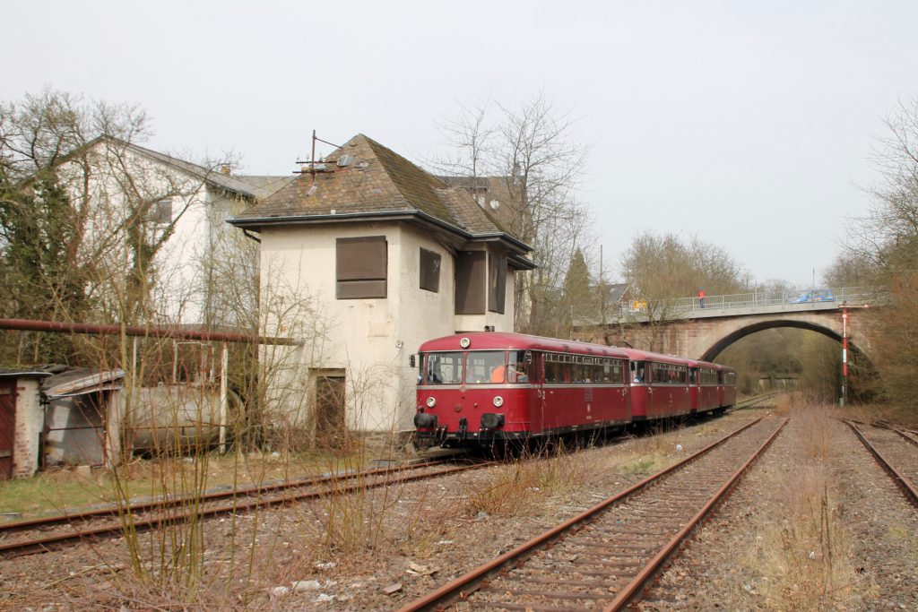 796 690, 996 299, 996 309, 796 802 im Bahnhof Simmern auf der Hunsrückquerbahn, aufgenommen am 02.04.2016.