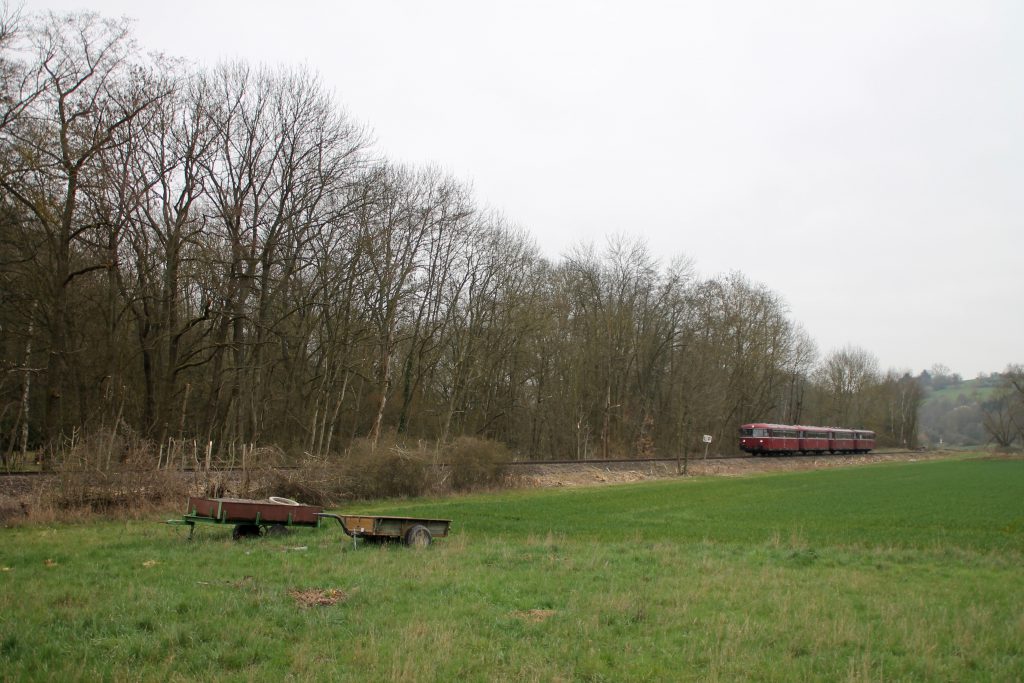 796 690, 996 299, 996 309, 796 802 in den Feldern bei Waldlaubersheim auf der Hunsrückquerbahn, aufgenommen am 02.04.2016.