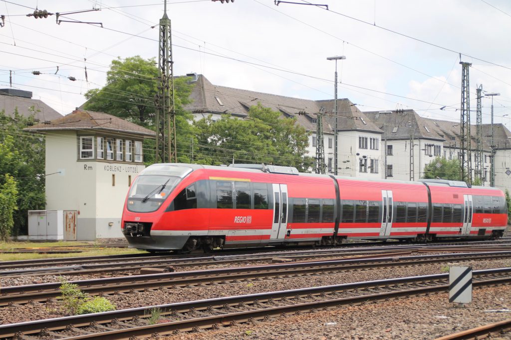 643 037 in Koblenz-Lützel, aufgenommen am 19.06.2016.