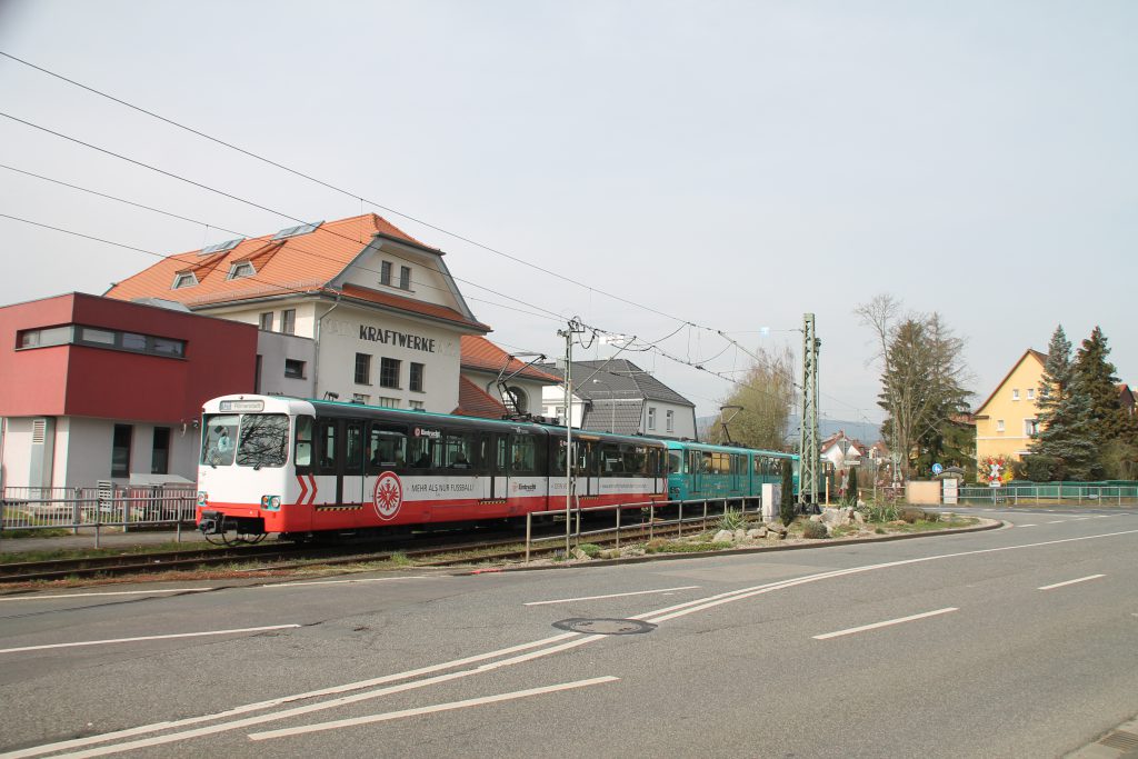 U2 Wagen der VGF am alten Kraftwerk in Bommersheim, aufgenommen am 03.04.2016.