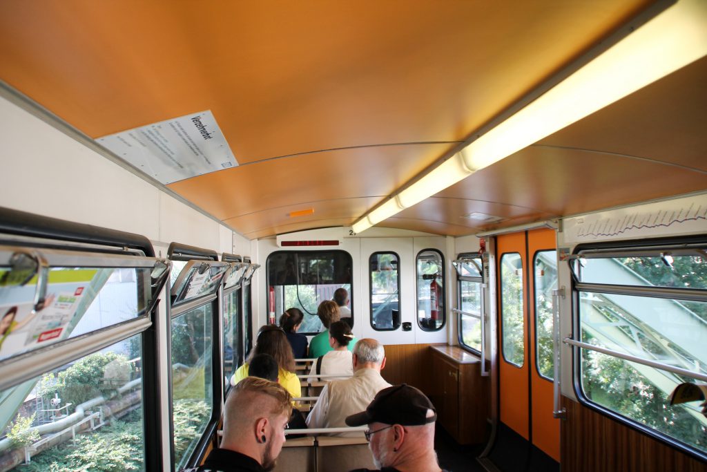 Die Wuppertaler Schwebebahn, aufgenommen am 13.08.2016.