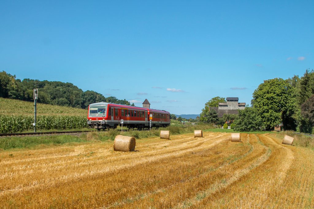 628 436 bei Niederwetter auf der Burgwaldbahn, aufgenommen am 17.08.2016.