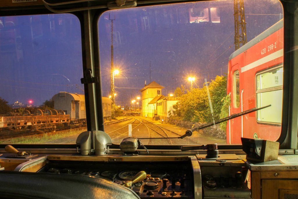 Ein Blick aus 798 829 zeigt das Stellwerk Grf in Gießen, aufgenommen am 23.05.2015.