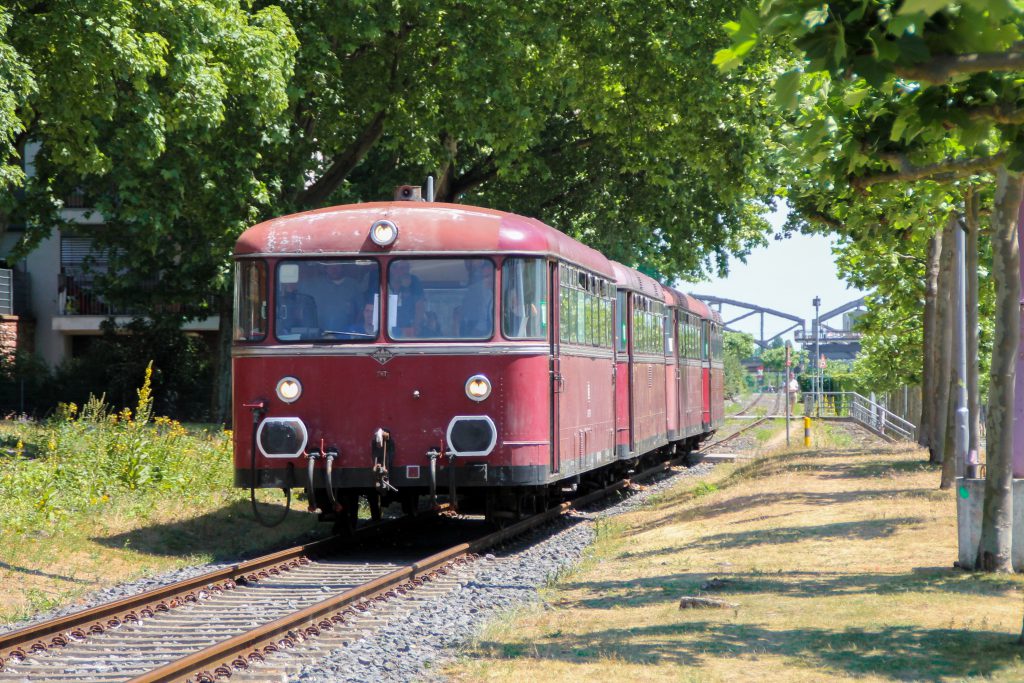 996 677, 798 589, 998 184 und 798 829 auf der Hafenbahn in Frankfurt, aufgenommen am 14.06.2016.