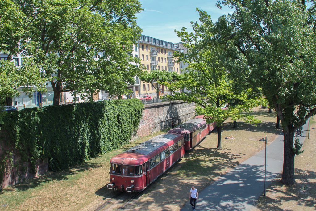 996 677, 798 589, 998 184 und 798 829 auf der Hafenbahn in Frankfurt, aufgenommen am 14.06.2016.