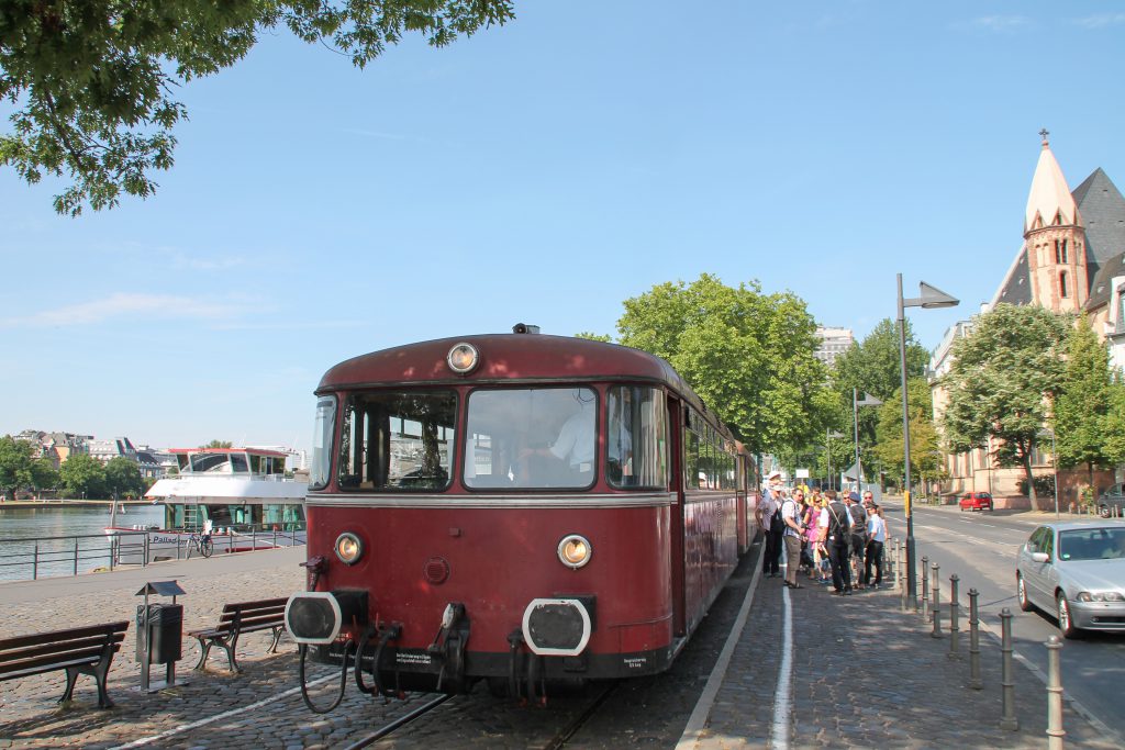 798 829 am Eisernen Steg in Frankfurt auf der Hafenbahn, aufgenommen am 14.06.2015.