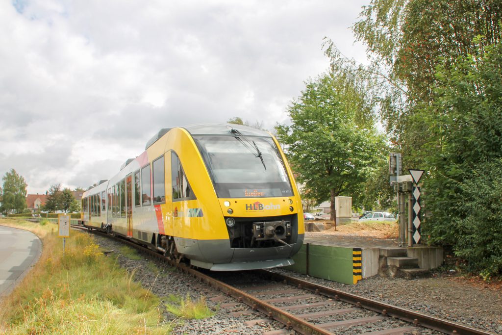 Am Bahnsteig in Mainzlar auf der Lumdatalbahn steht 648 011, aufgenommen am 04.09.2016.