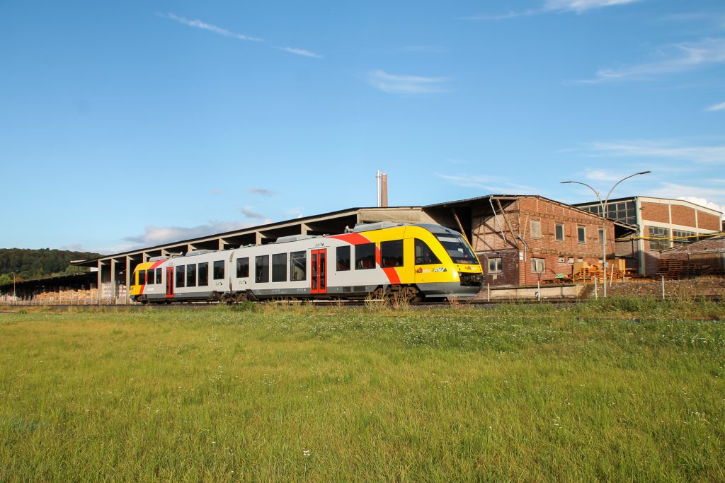 648 011 an den Didier-Werke in Mainzlar auf der Lumdatalbahn, aufgenommen am 04.09.2016.