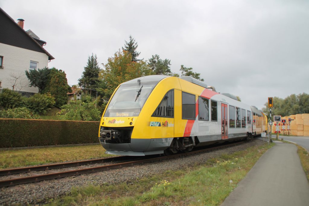 648 021 und 648 027 der HLB in Mainzlar auf der Lumdatalbahn, aufgenommen am 09.10.2016.