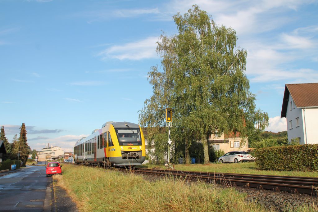 648 011 in Mainzlar auf der Lumdatalbahn, aufgenommen am 04.09.2016.