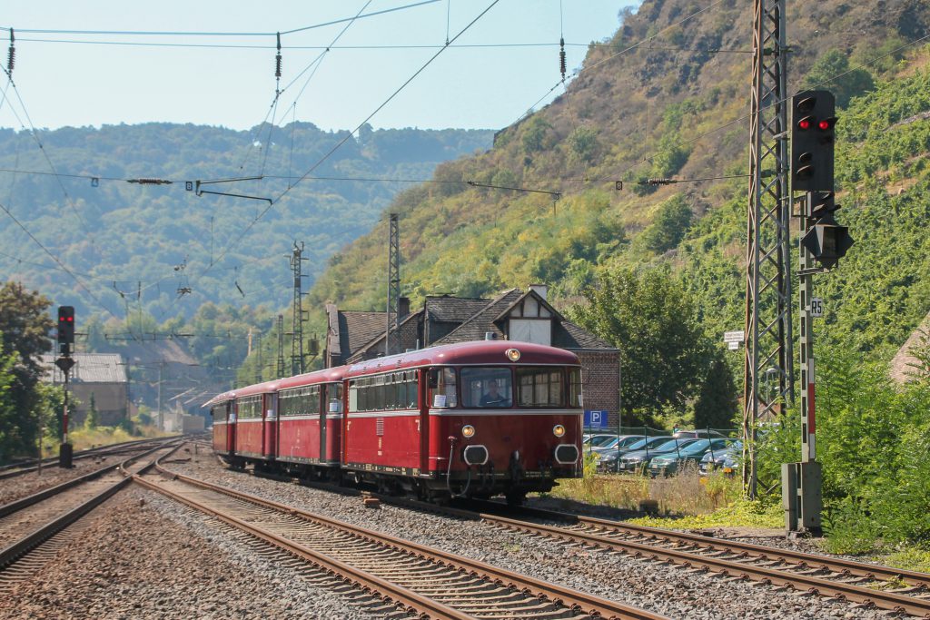 796 784, 998 172, 998 271, 796 785 rangieren im Bahnhof Cochem auf der Moselstrecke, aufgenommen am 27.08.2016.