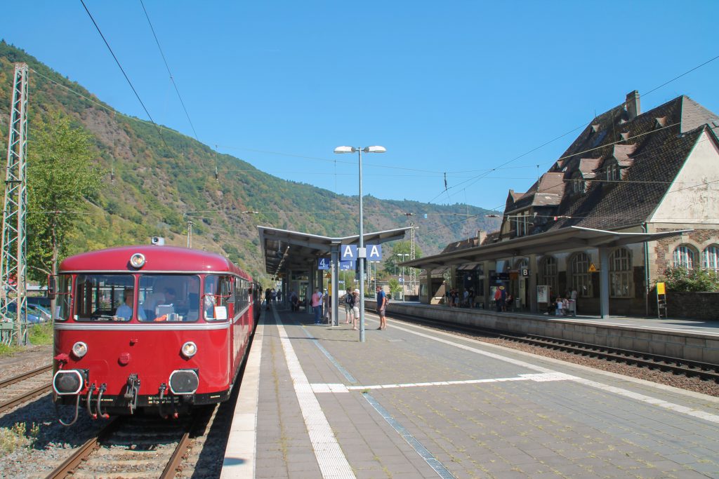 796 785, 998 271, 998 172, 796 784 im Bahnhof Cochem auf der Moselstrecke, aufgenommen am 27.08.2016.