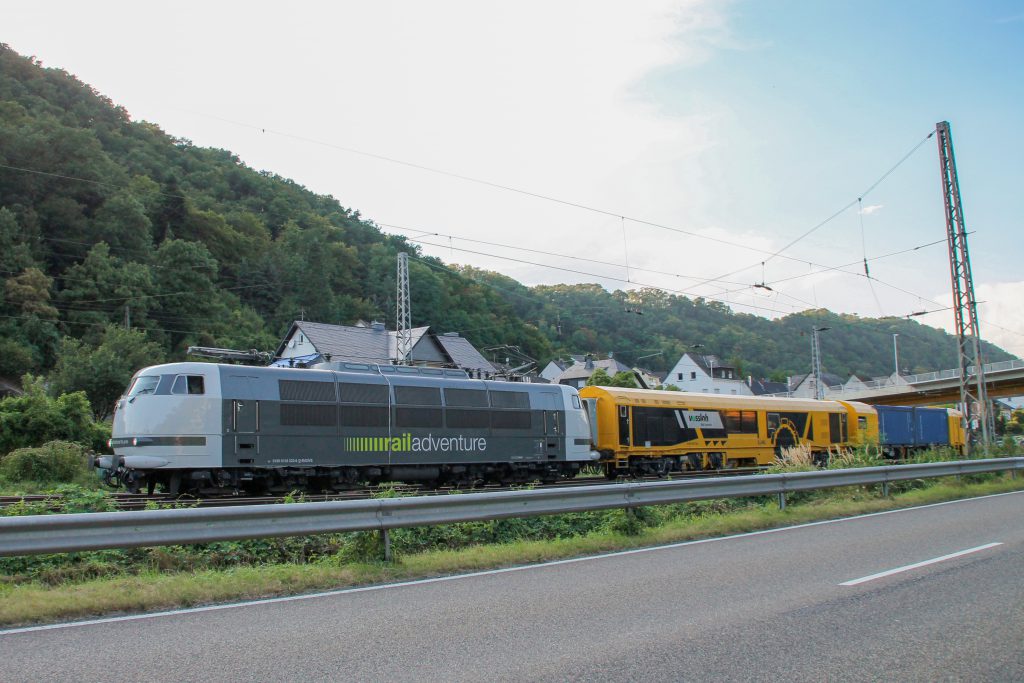 103 222 von RailAdventure in Lehmen auf der Moselstrecke, aufgenommen am 27.08.2016.