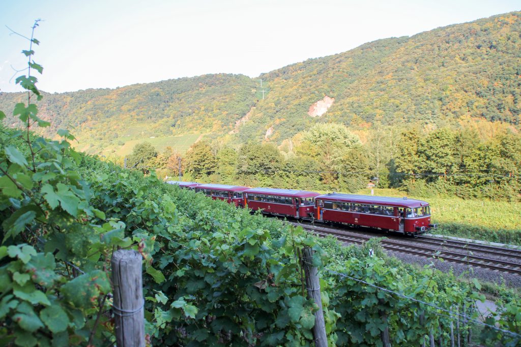 796 784, 998 172, 998 271, 796 785 in der nähe von Lehmen auf der Moselstrecke, aufgenommen am 27.08.2016.