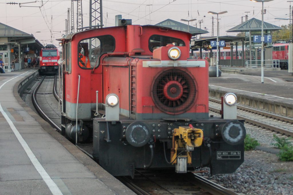 331 131 rangiert im Bahnhof Offenburg, aufgenommen am 10.09.2016.