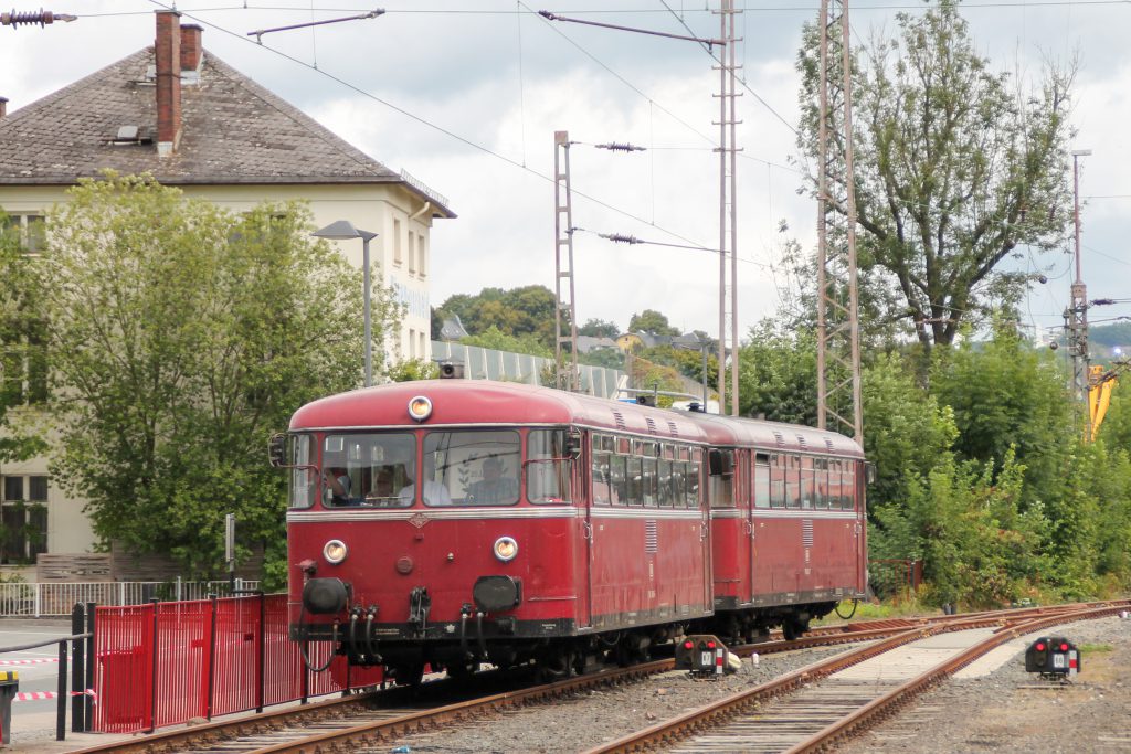 796 690 und 796 802 im Bahnhof Siegen, aufgenommen am 20.08.2016.