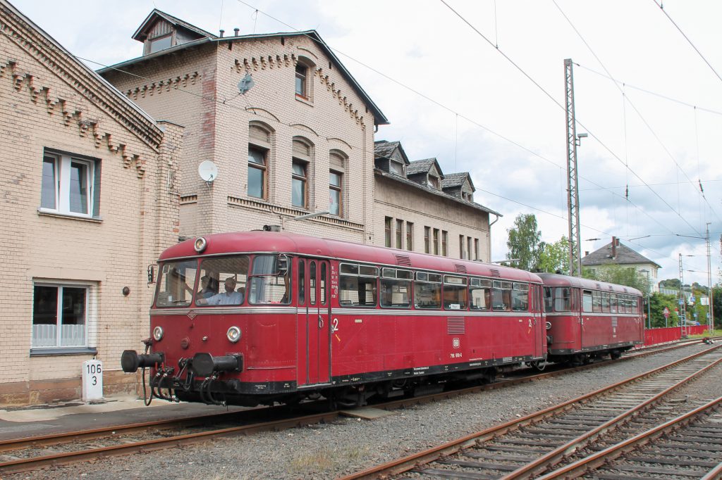 796 690 und 796 802 auf dem Weg ins Bw Siegen, aufgenommen am 20.08.2016.