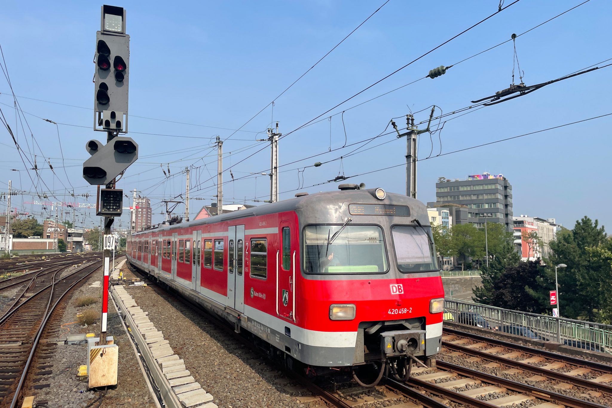 K ln Hbf Bienenschuss de