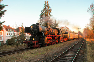 52 4867 fährt in den Bahnhof Wiesbaden-Igstadt auf der Ländchesbahn ein, aufgenommen am 03.12.2016.