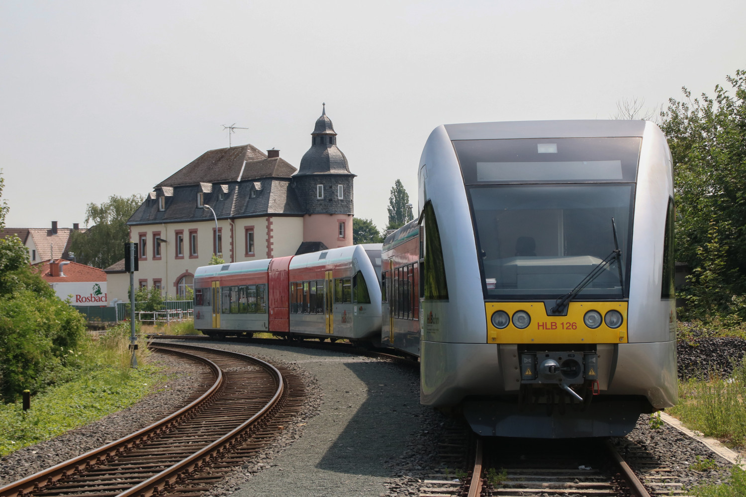 646 426 und ein weiterer 646 stehen im Bahnhof Butzbach-Ost auf der Butzbach-Licher-Eisenbahn, aufgenommen am 22.06.2017.