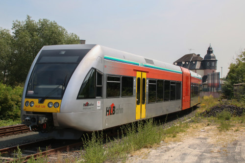 646 426 steht im Bahnhof Butzbach-Ost auf der Butzbach-Licher-Eisenbahn, aufgenommen am 22.06.2017.