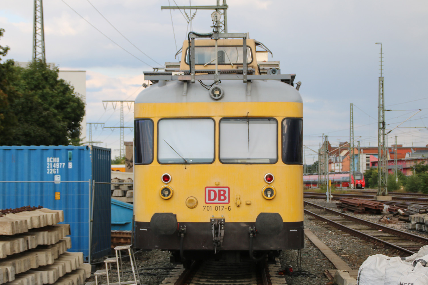 701 017 im Nürnberger Hauptbahnhof, aufgenommen am 03.09.2017.