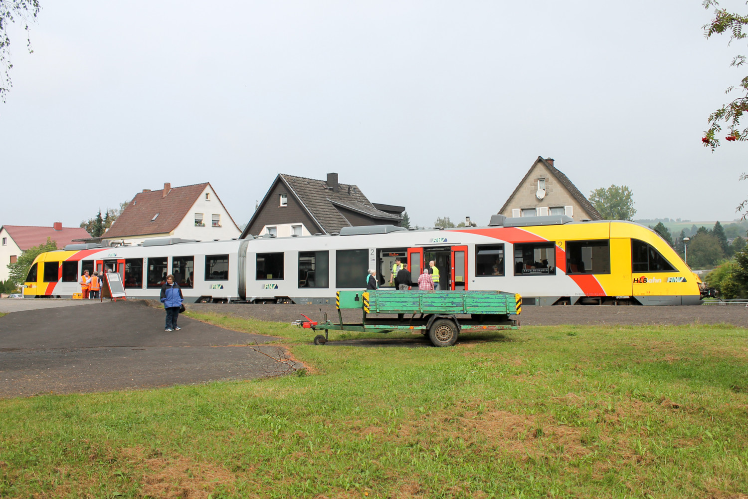 648 023 steht in Mainzlar auf der Lumdatalbahn, aufgenommen am 07.09.2014.