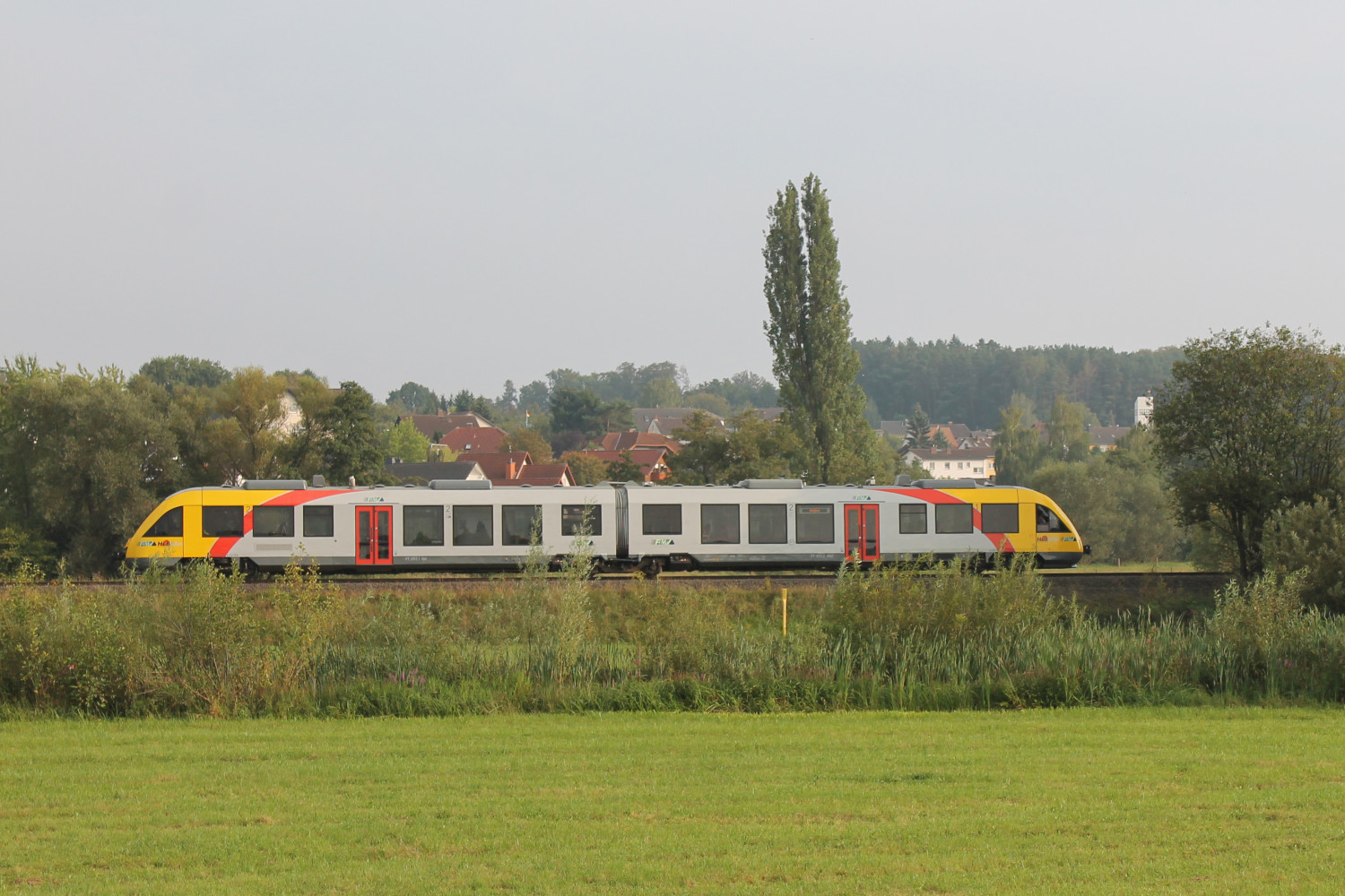 648 023 bei Daubringen auf der Lumdatalbahn, aufgenommen am 07.09.2014.