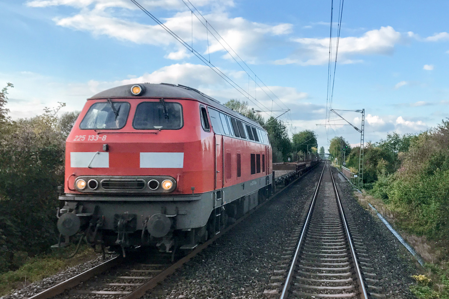 225 133 bei Weißkirchen auf der Homburger Bahn, aufgenommen am 19.09.2017.