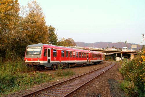 628 311 am Abzweig zur Scheldetalbahn bei Wallau auf der oberen Lahntalbahn, aufgenommen am 17.10.2017.