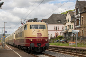 103 113 durcheilt Pommern auf der Moselstrecke, aufgenommen am 28.04.2018.