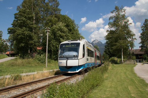 609 105 und 609 111 bei Aurach, aufgenommen am 18.07.2018.