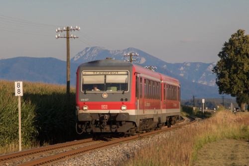 628 627 bei Matzing auf der Traun-Alz-Bahn, aufgenommen am 24.07.2018.