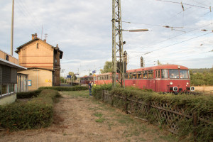 Im Bahnhof Niederwalgern warten 798 829, 996 310, 798 589 und 998 184 auf die Weiterfahrt über die Main-Weser-Bahn, aufgenommen am 09.09.2018.
