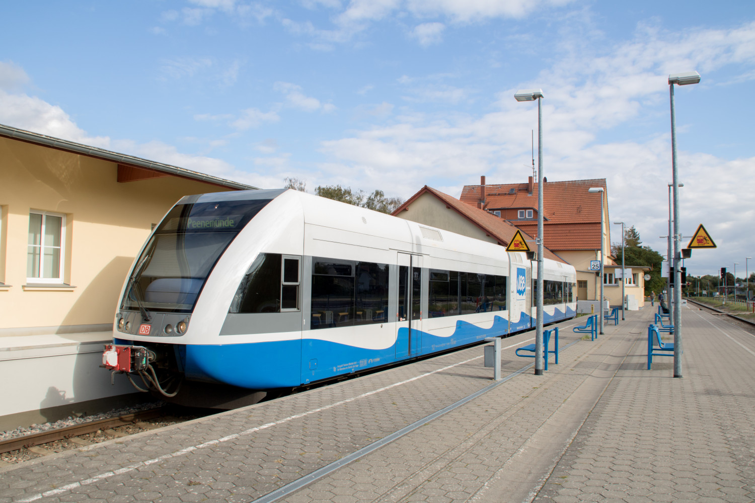 Ein GTW der Usedomer-Bäderbahn steht im Bahnhof Zinnowitz, aufgenommen am 29.09.2018.