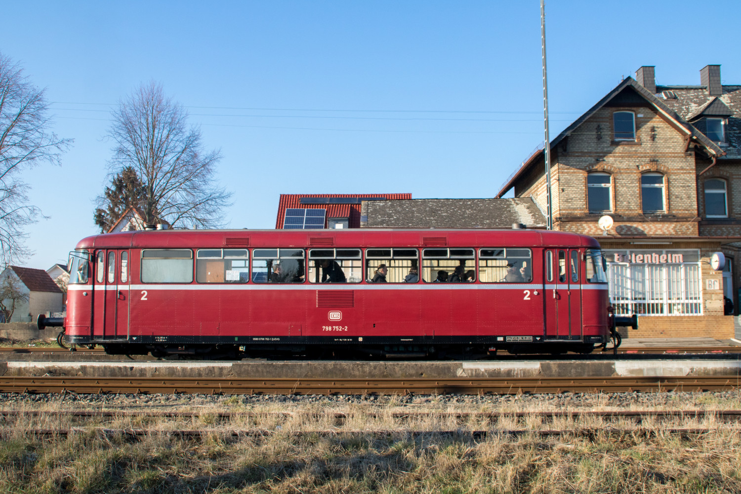 798 752 steht im Bahnhof Beienheim auf der Horlofftalbahn, aufgenommen am 20.01.2019.
