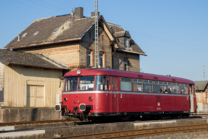 798 752 sonnt sich im Bahnhof Beienheim auf der Horlofftalbahn, aufgenommen am 20.01.2019.