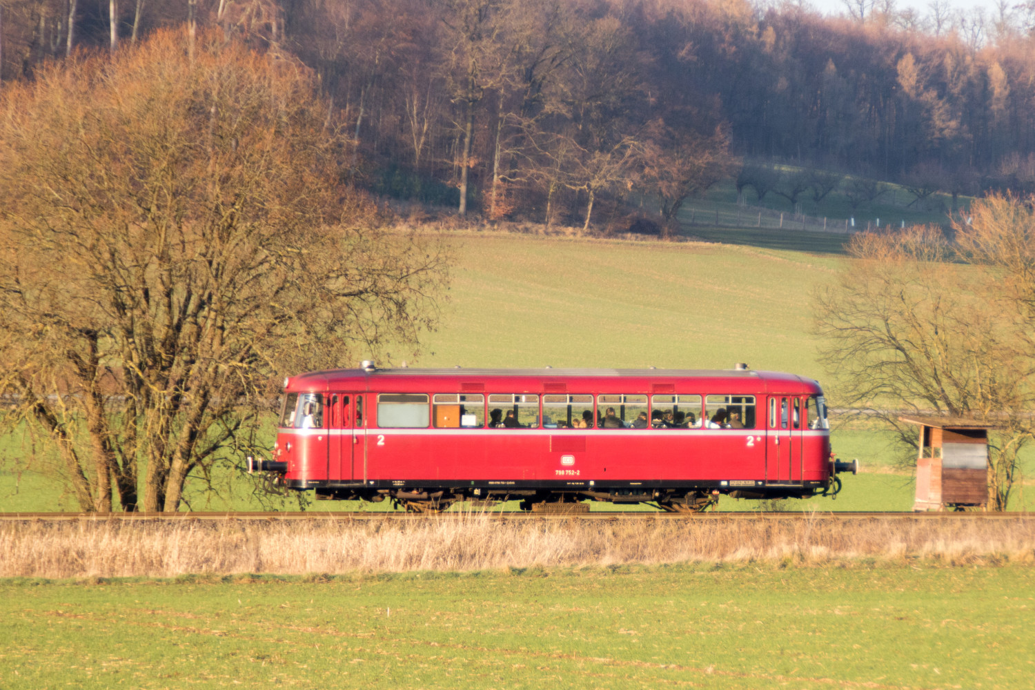 798 752 an einem Hochsitz bei Borsdorf auf der Horlofftalbahn, aufgenommen am 20.01.2019.